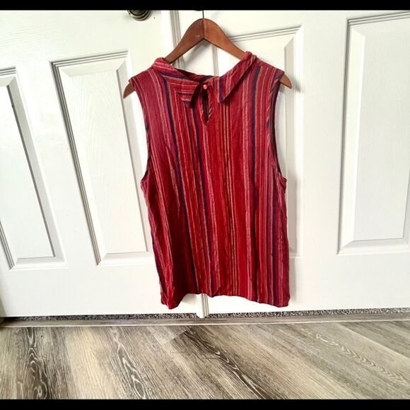 Monteau red striped collared sleeveless top - Picture 2 of 14